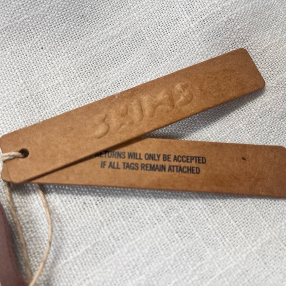 NEW WITH TAGS SKIMS Fits Everybody T-Shirt Bra 32A - Picture 3 of 5